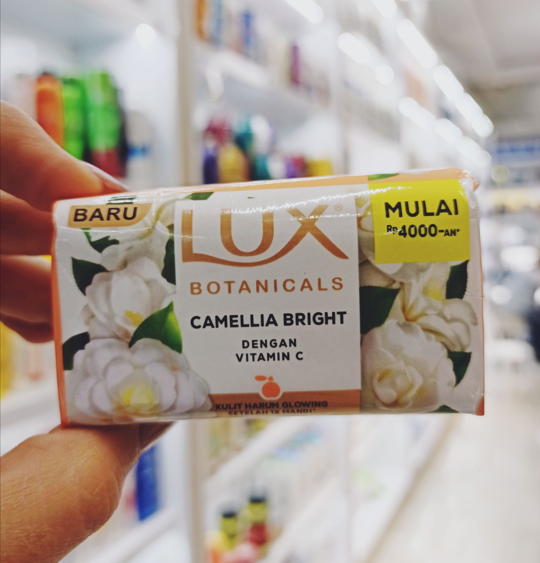 صابون لوکس با رایحه Camellia Bright