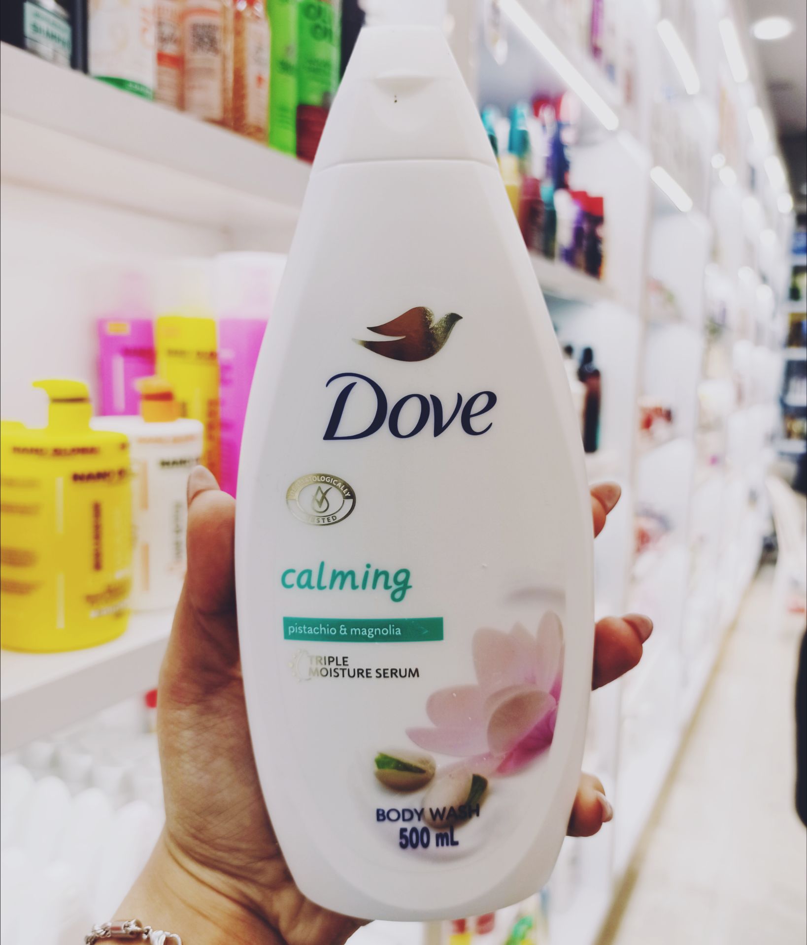 شامپو بدن داو Dove مدل calming رایحه پسته و مگنولیا