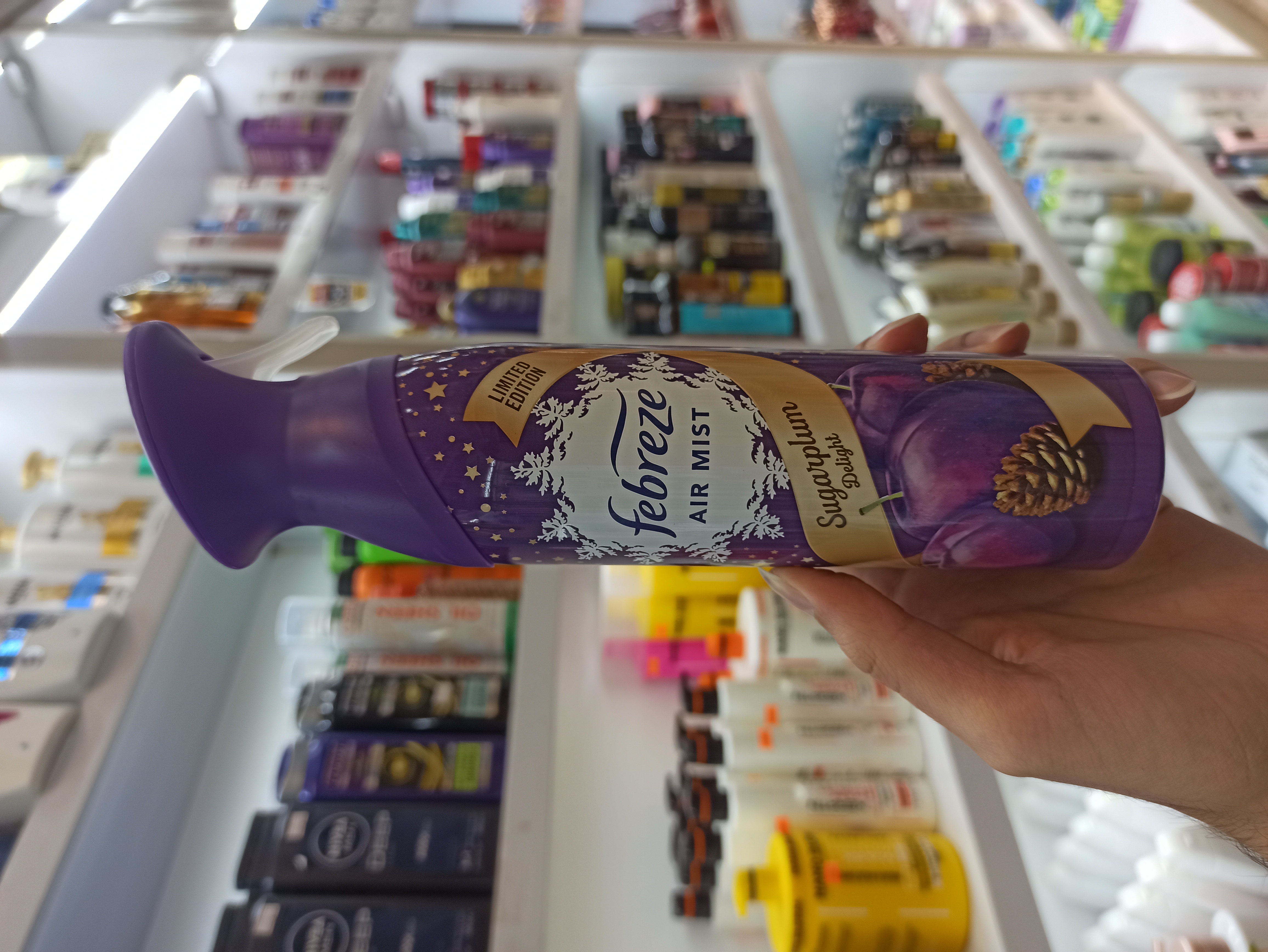 اسپری خوشبوکننده هوا فبرز رایحه آلو قند 185 میل febreze