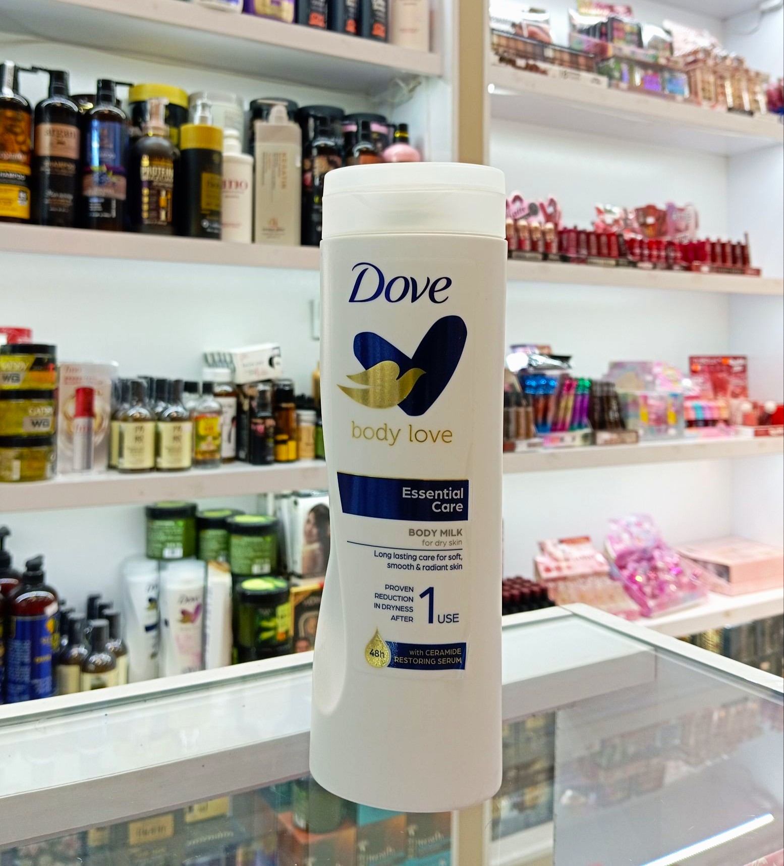 لوسیون بدن Body Love مناسب پوست های خشک مدل Essential Care حجم 400 میل