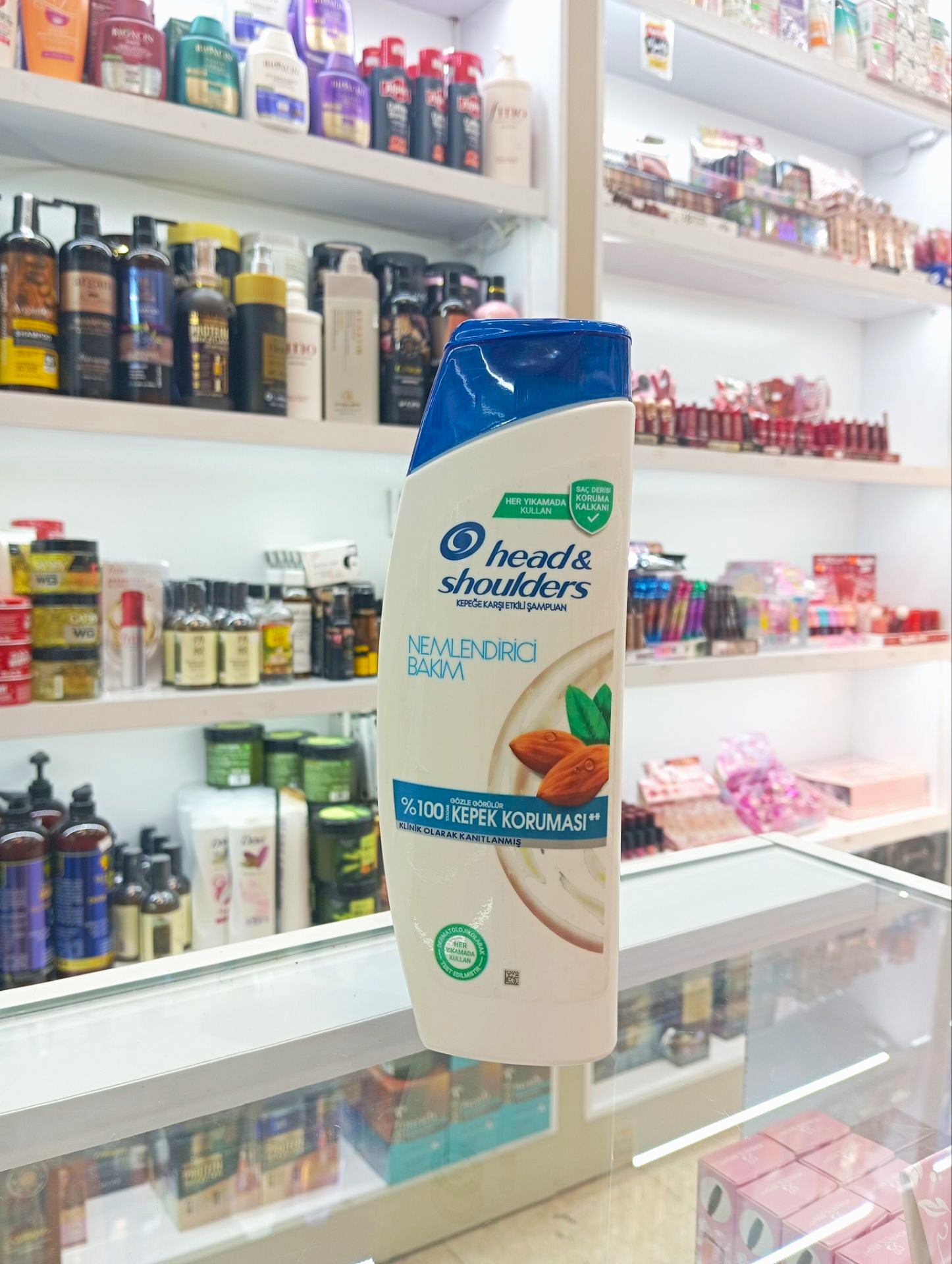 شامپو ضد شوره و مرطوب کننده بادام هد شولدز Head & Shoulders حجم 330 میل