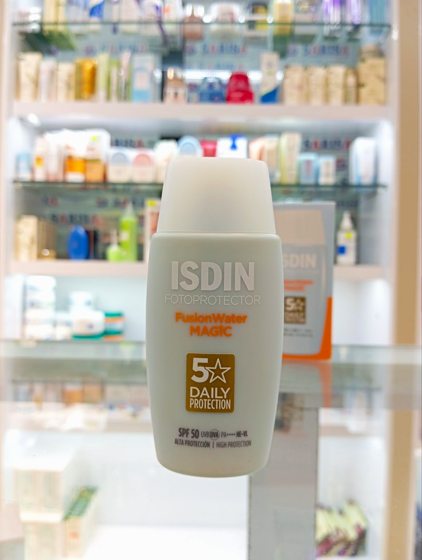 ضد آفتاب برند ISDIN Fusion Water فیوژن واتر مجیک
