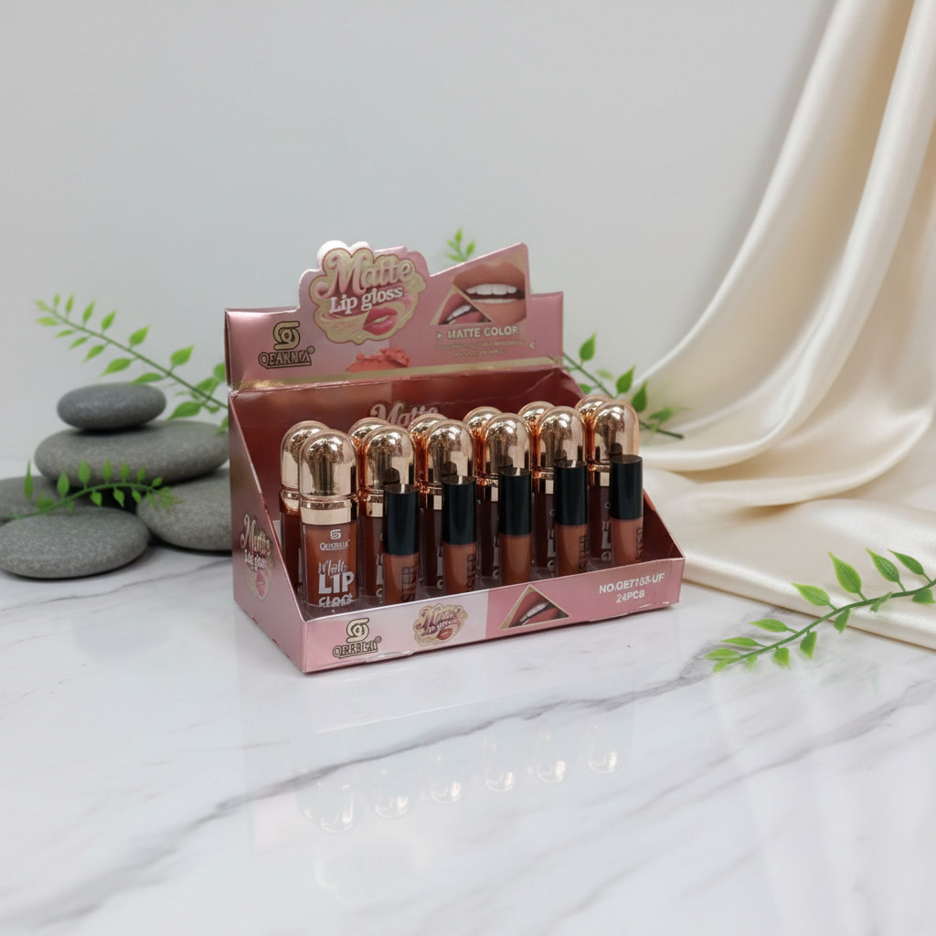 لیپ گلاس QEARLYA مدل Lip gloss Matte ضمن تغذیه لب آن را رنگی غنی میپوشاند