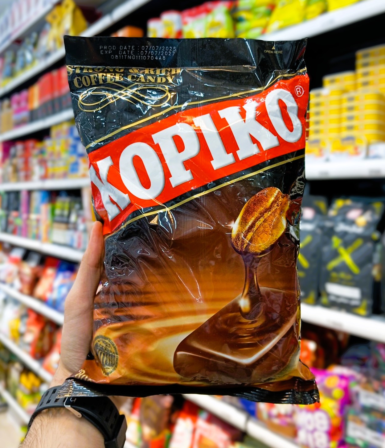 آبنبات کوپیکو KOPIKO با طعم قهوه ۸۰۰ گرم – طعم عمیق قهوه در هر لحظه