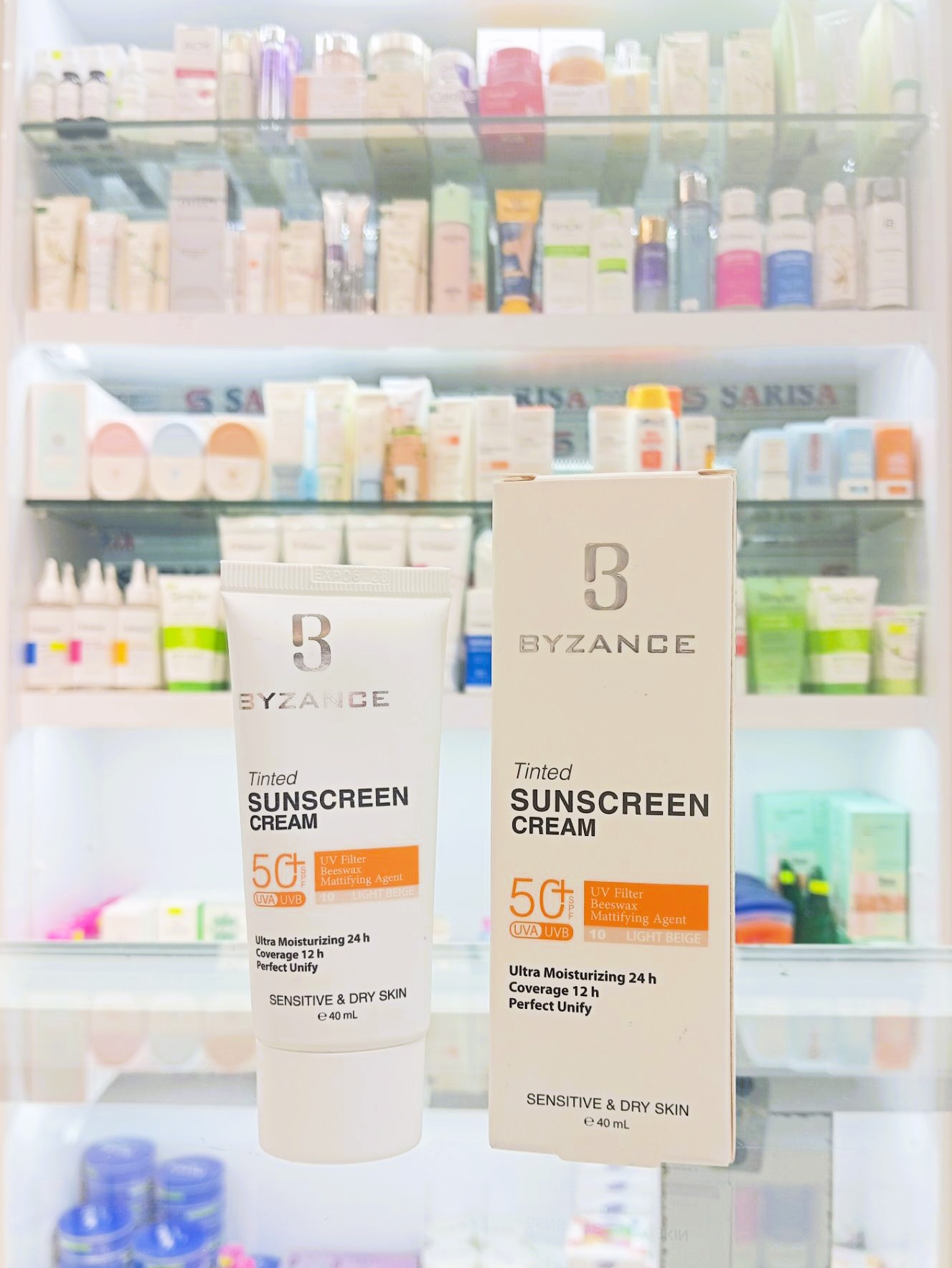 کرم ضد آفتاب رنگی بیزانس SPF50 بژ طلایی ۴۰ میلی‌لیتر – مناسب پوست خشک با پوشش طبیعی